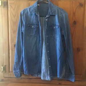 🤩Denim shirt in great condition